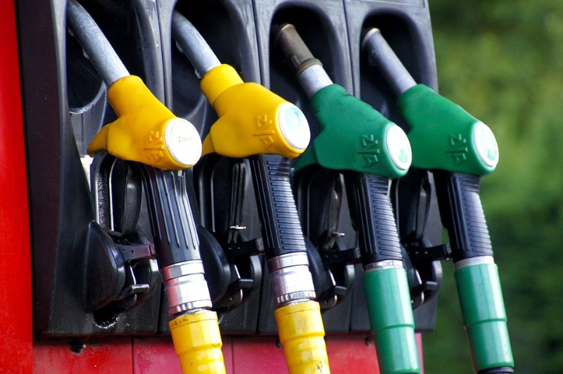 Бензините поскапуваат за два, дизелот за 2,5 денари од литар